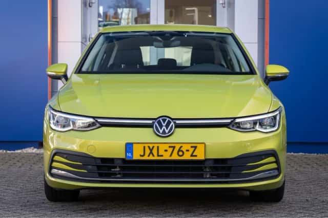 Volkswagen Golf (2021) thumbnail 3