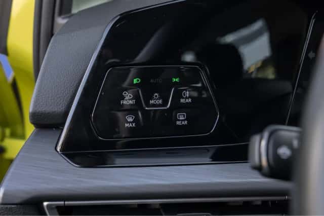 Volkswagen Golf (2021) thumbnail 22