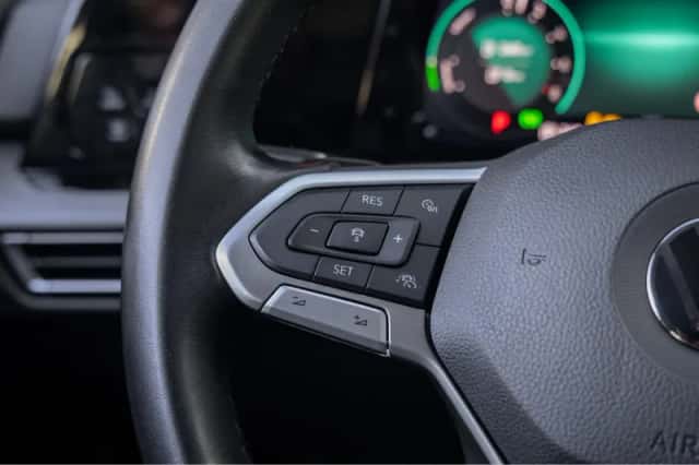 Volkswagen Golf (2021) thumbnail 24