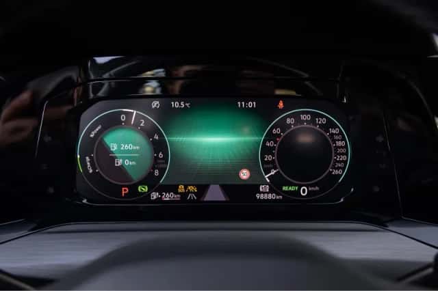 Volkswagen Golf (2021) thumbnail 25