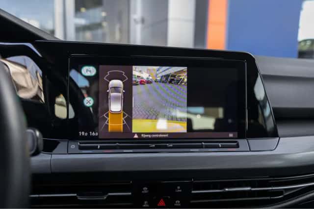 Volkswagen Golf (2021) thumbnail 30