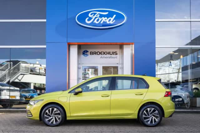 Volkswagen Golf (2021) thumbnail 4