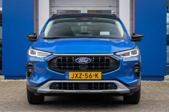 Ford Kuga (2024) thumbnail 4