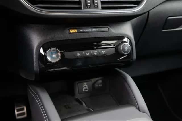 Ford Kuga (2024) thumbnail 32