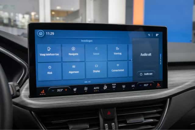 Ford Kuga (2024) thumbnail 38