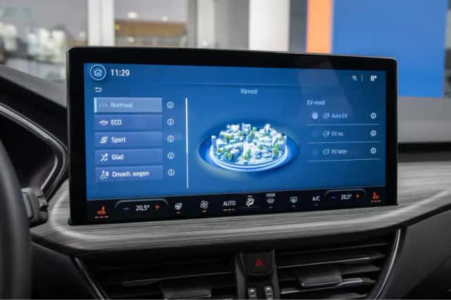 Ford Kuga (2024) thumbnail 41