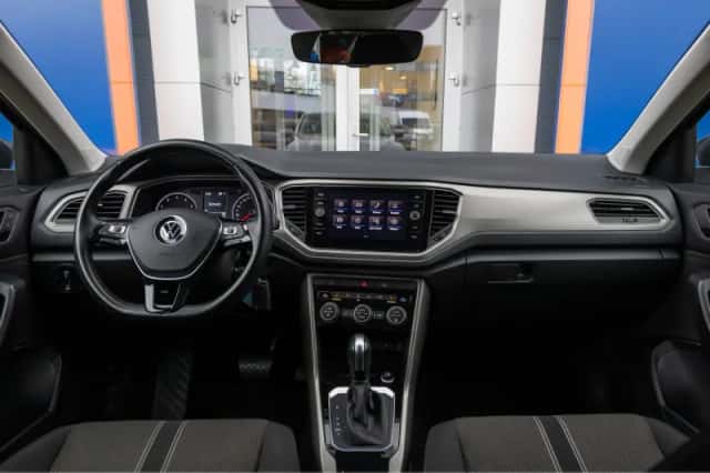 Volkswagen T-Roc (2021) thumbnail 2