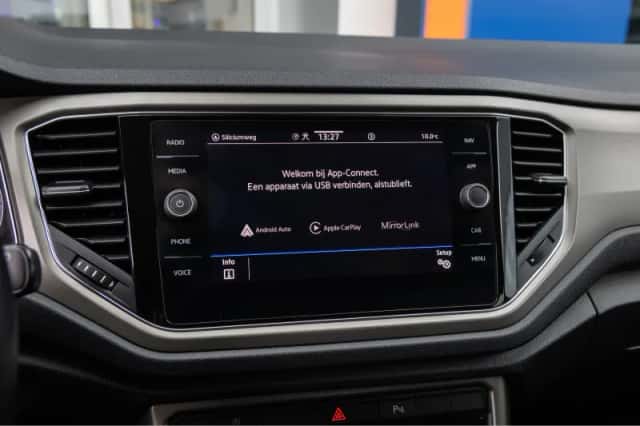 Volkswagen T-Roc (2021) thumbnail 39