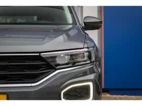 Volkswagen T-Roc (2021) thumbnail 9
