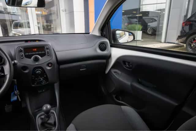 Toyota Aygo (2020) thumbnail 25