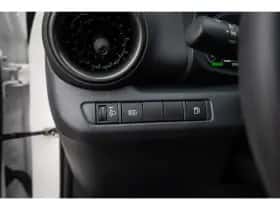 Toyota C-HR (2024) thumbnail 27