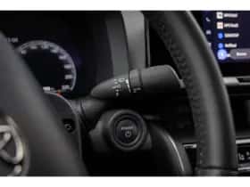 Toyota C-HR (2024) thumbnail 28