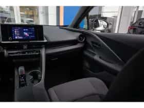 Toyota C-HR (2024) thumbnail 30