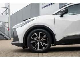 Toyota C-HR (2024) thumbnail 7