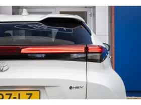 Toyota C-HR (2024) thumbnail 9