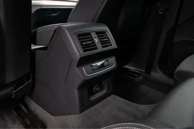 Audi Q5 (2022) thumbnail 22