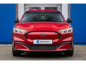 Ford Mustang Mach-E (2023) thumbnail 3
