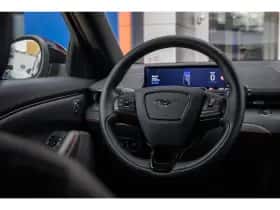 Ford Mustang Mach-E (2023) thumbnail 26