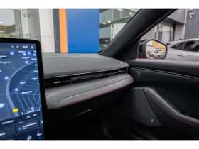 Ford Mustang Mach-E (2023) thumbnail 47