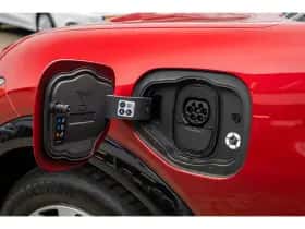 Ford Mustang Mach-E (2023) thumbnail 50