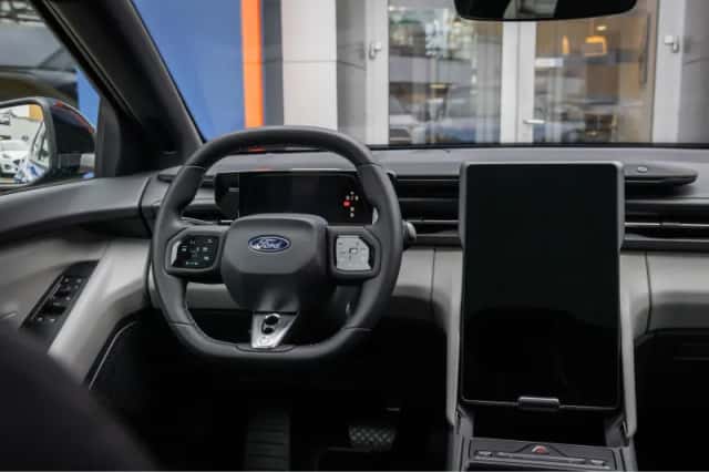 Ford Capri (2026) thumbnail 2