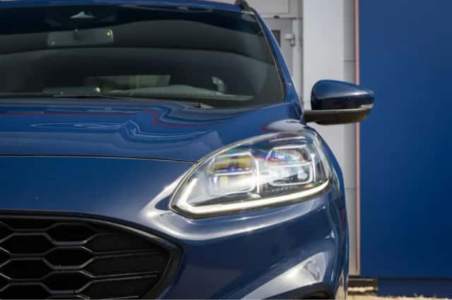 Ford Kuga (2021) thumbnail 4