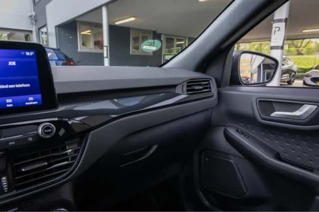 Ford Kuga (2021) thumbnail 37