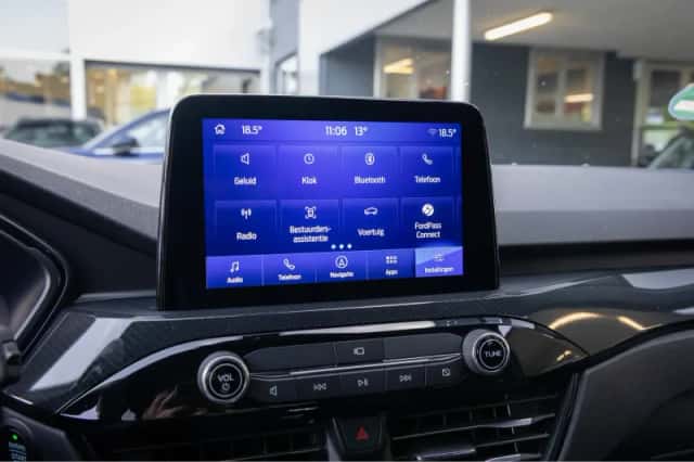 Ford Kuga (2021) thumbnail 44