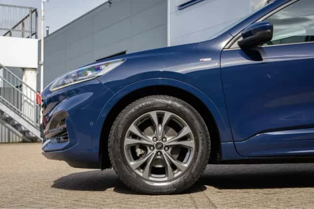 Ford Kuga (2021) thumbnail 6