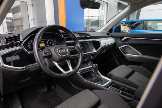 Audi Q3 (2022) thumbnail 2