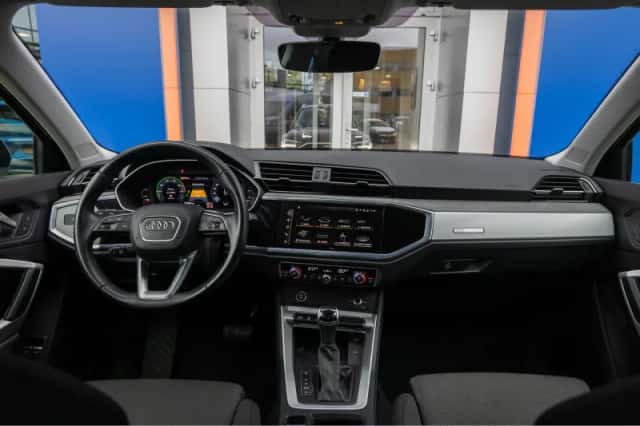 Audi Q3 (2022) thumbnail 12