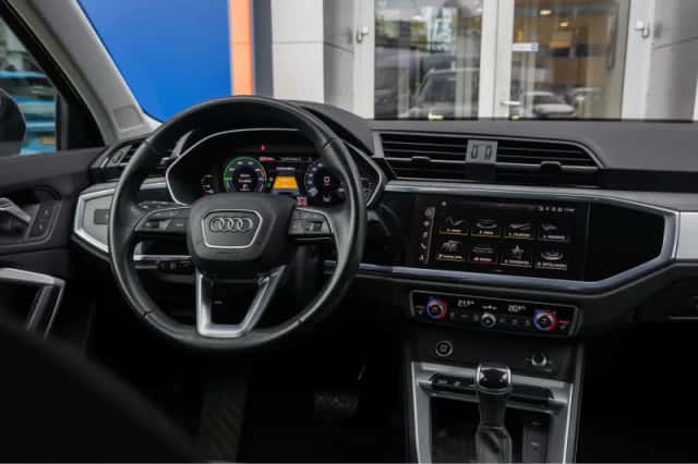 Audi Q3 (2022) thumbnail 13