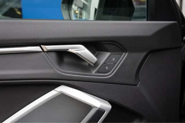 Audi Q3 (2022) thumbnail 25