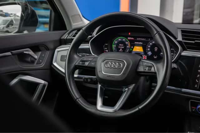 Audi Q3 (2022) thumbnail 28