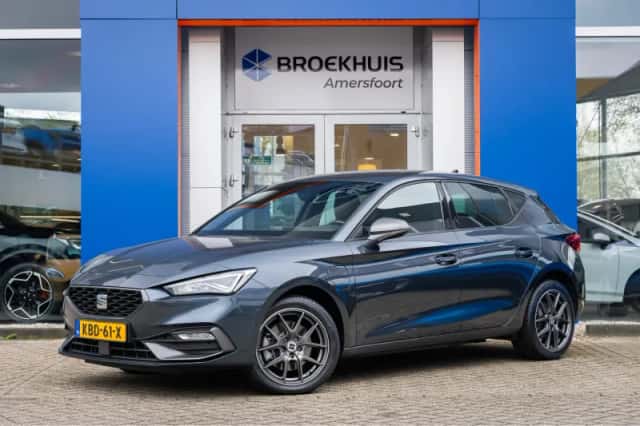 SEAT Leon (2022) thumbnail 1