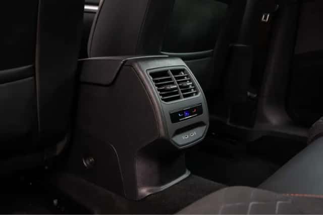 SEAT Leon (2022) thumbnail 16