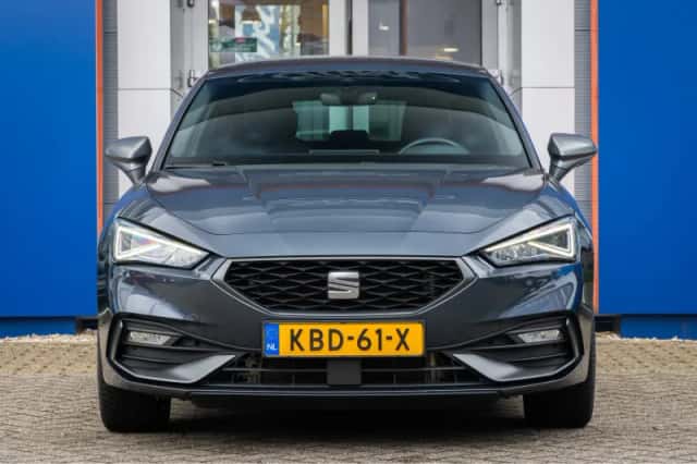 SEAT Leon (2022) thumbnail 3