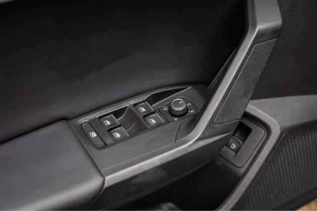 SEAT Leon (2022) thumbnail 21