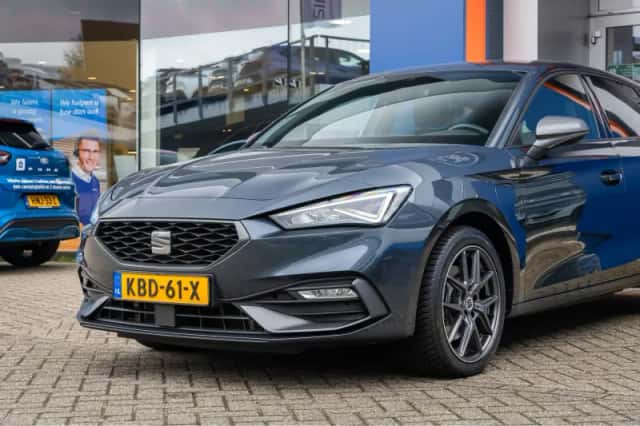 SEAT Leon (2022) thumbnail 4