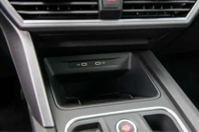 SEAT Leon (2022) thumbnail 33