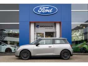 MINI Mini (2025) thumbnail 3