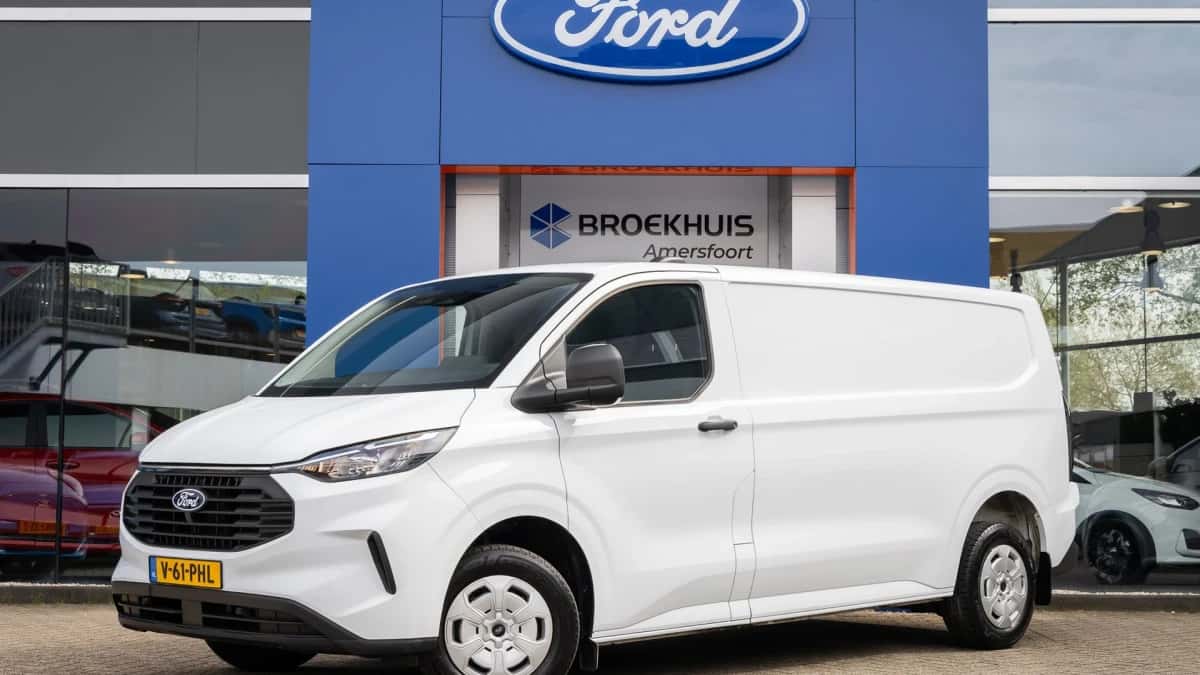 Ford Transit Custom (2024) — foto 1