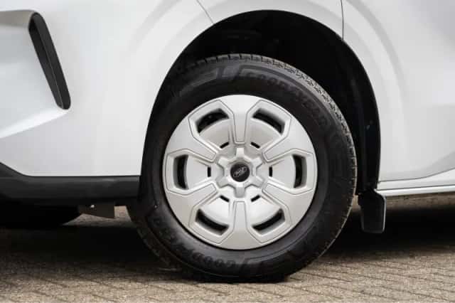 Ford Transit Custom (2024) thumbnail 2