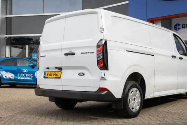 Ford Transit Custom (2024) thumbnail 11
