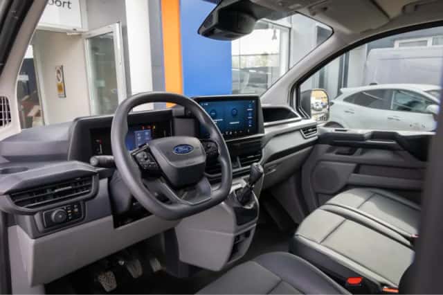 Ford Transit Custom (2024) thumbnail 18