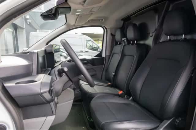 Ford Transit Custom (2024) thumbnail 3