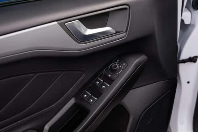 Ford Focus (2022) thumbnail 17