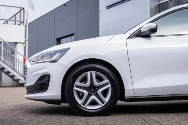 Ford Focus (2022) thumbnail 8