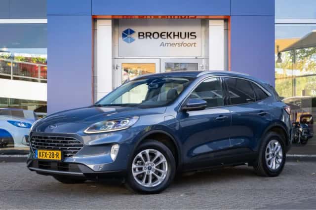 Ford Kuga (2023) thumbnail 1