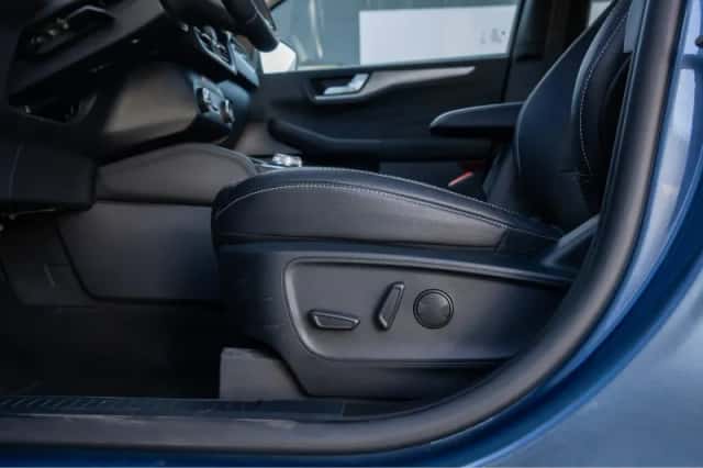 Ford Kuga (2023) thumbnail 14